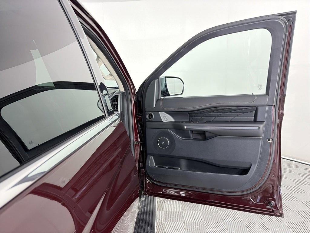 Certified 2021 Ford Expedition Platinum image 32