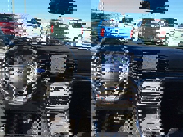 Certified 2022 Ford Explorer XLT w/ Equipment Group 202A image 9