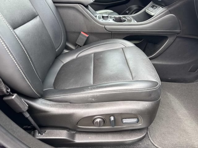 Used 2022 GMC Acadia SLT w/ Technology Package AWD/4WD image 12