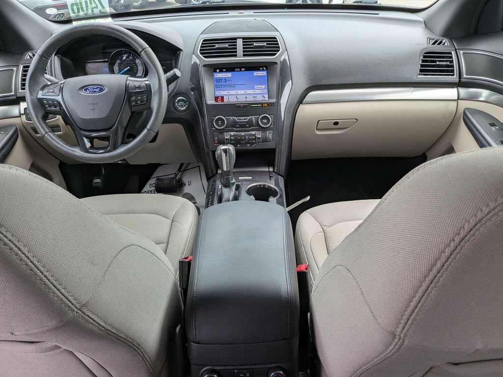 Certified 2019 Ford Explorer XLT w/ Equipment Group 201A FWD image 9