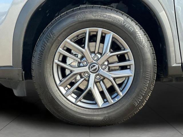 Used 2024 Nissan Rogue S AWD/4WD image 24