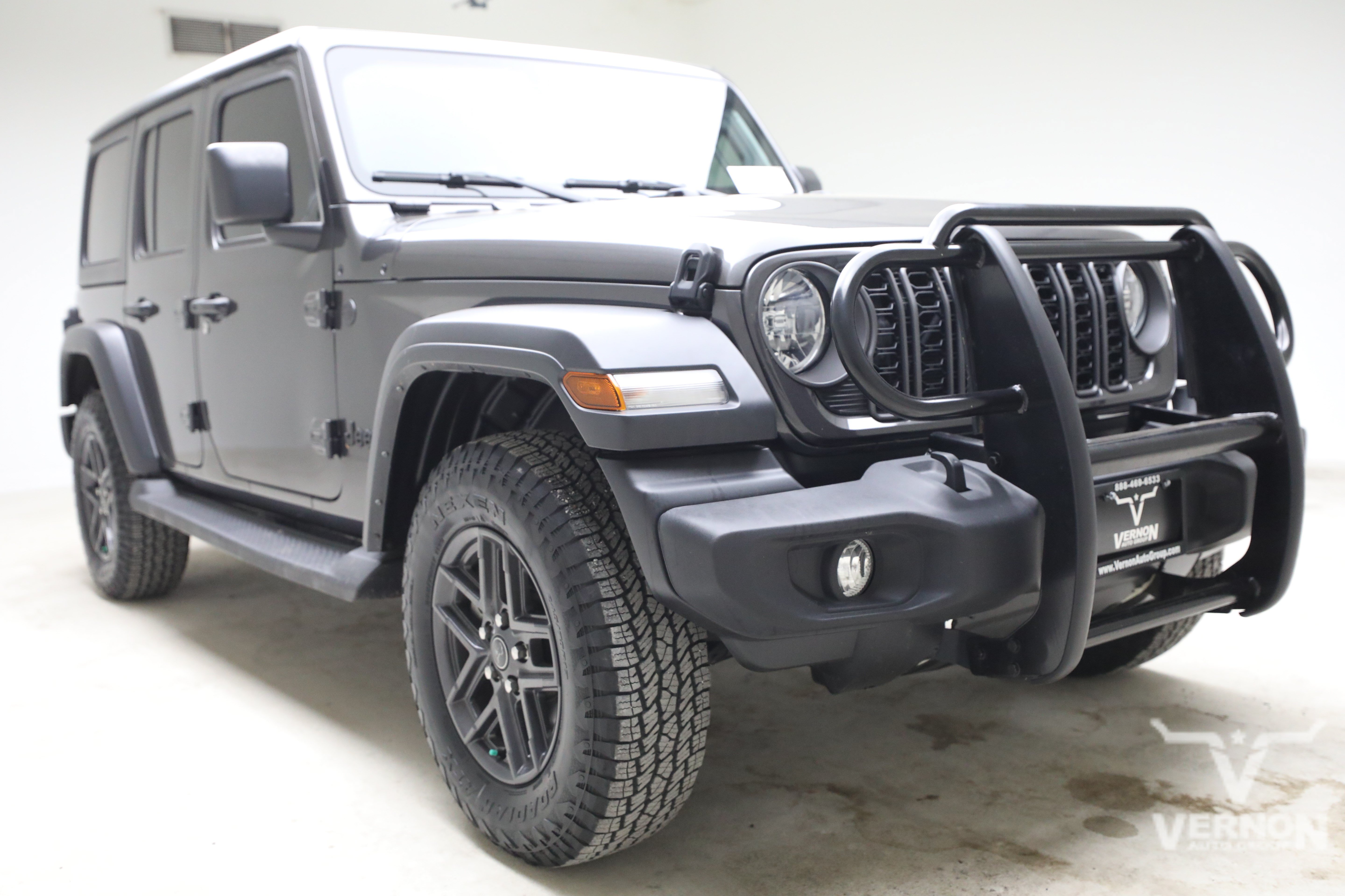 Used 2024 Jeep Wrangler Unlimited Sport AWD/4WD image 7