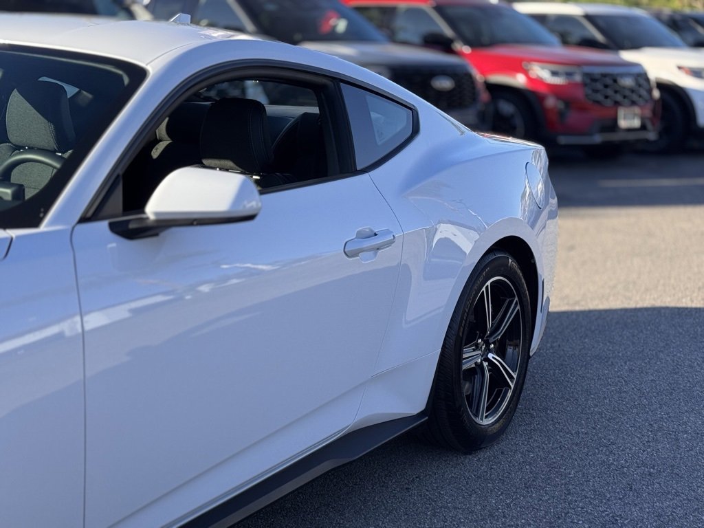Certified 2025 Ford Mustang Coupe image 9