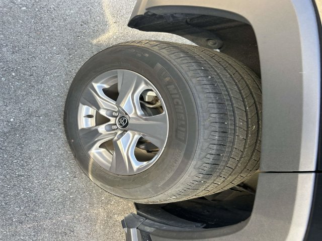Used 2025 Toyota RAV4 XLE FWD image 10