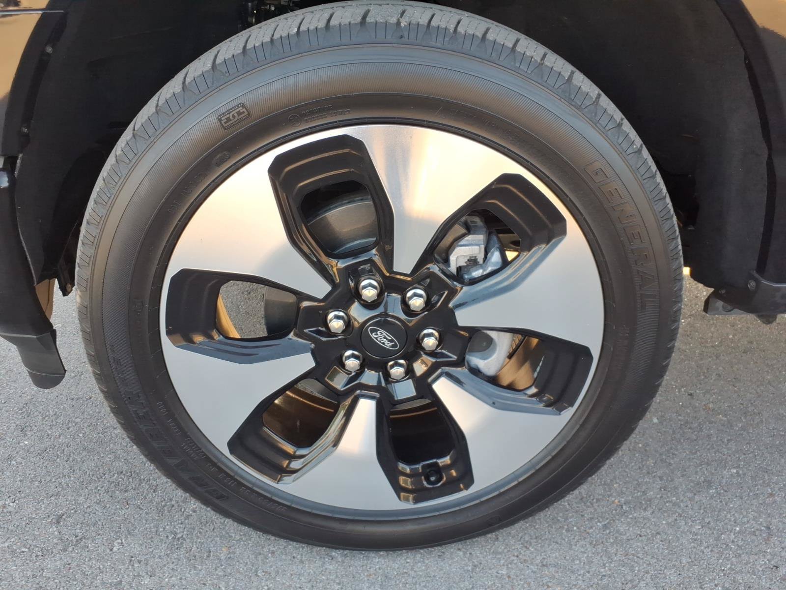 Certified 2024 Ford F150 Lightning Platinum AWD/4WD image 9
