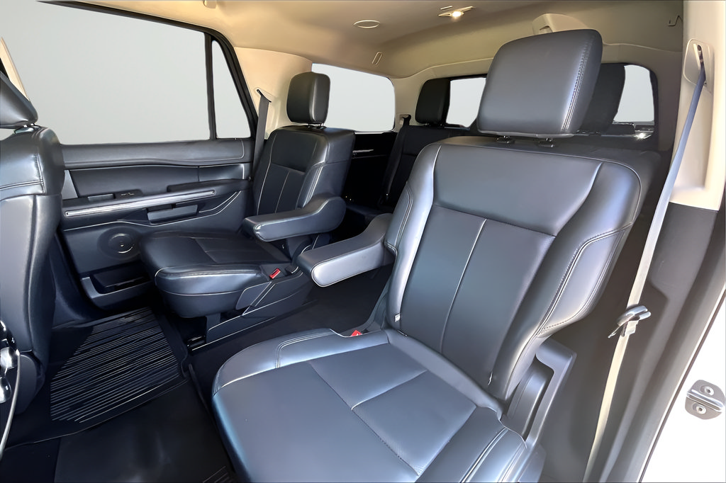 Certified 2022 Ford Expedition XLT RWD image 18