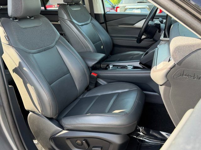 Certified 2025 Ford Explorer Active w/ Active Comfort Package AWD/4WD image 31