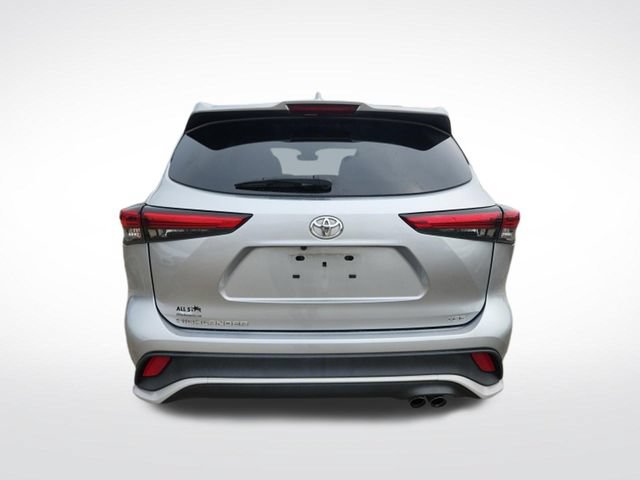 Used 2022 Toyota Highlander XSE FWD image 8
