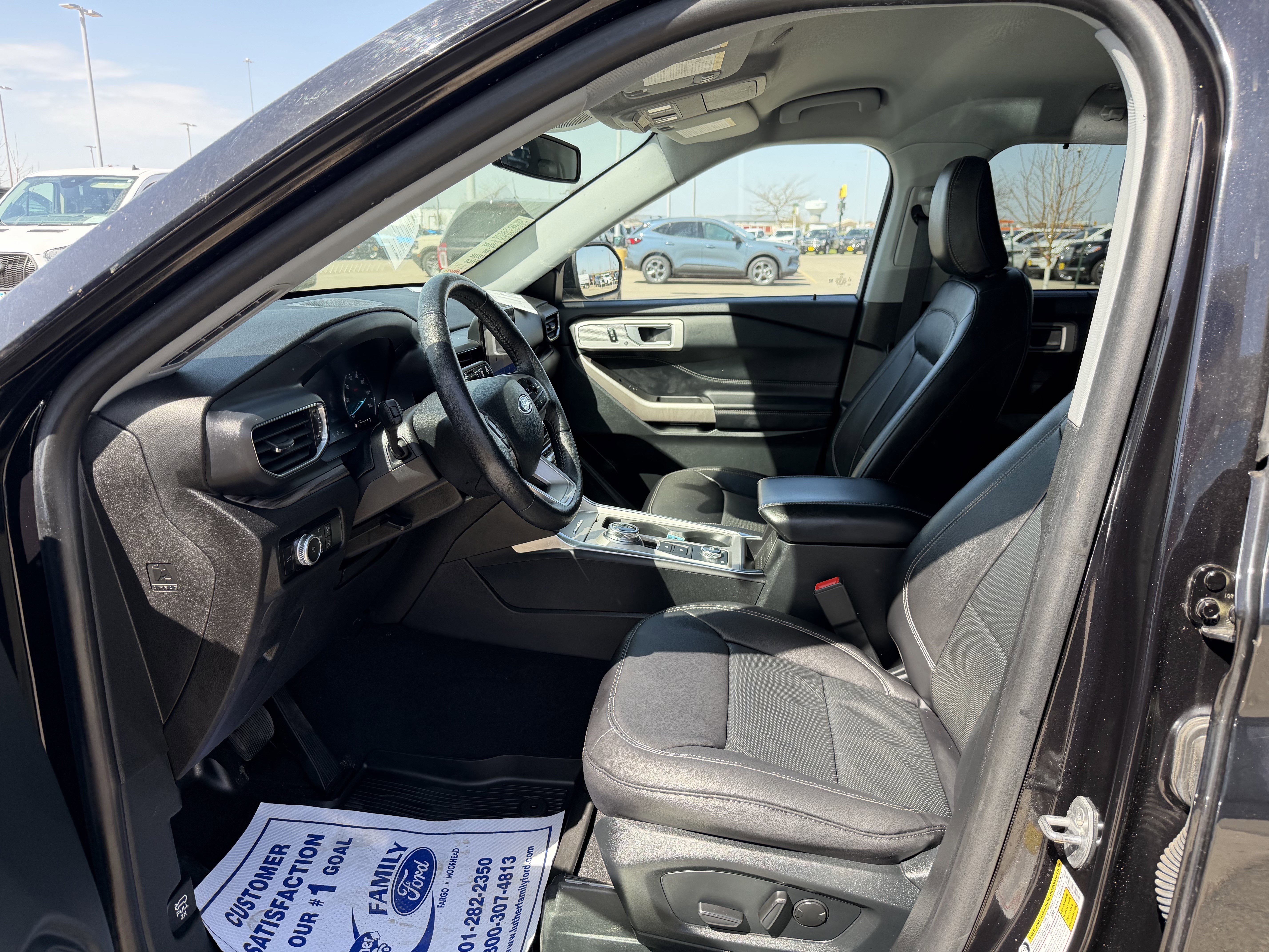 Certified 2023 Ford Explorer Limited w/ Class IV Trailer Tow Package AWD/4WD image 18