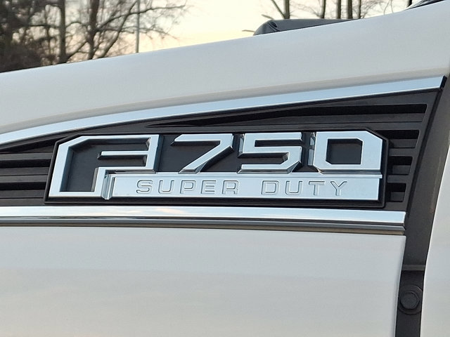 Certified 2022 Ford F750 2WD Regular Cab Super Duty image 31