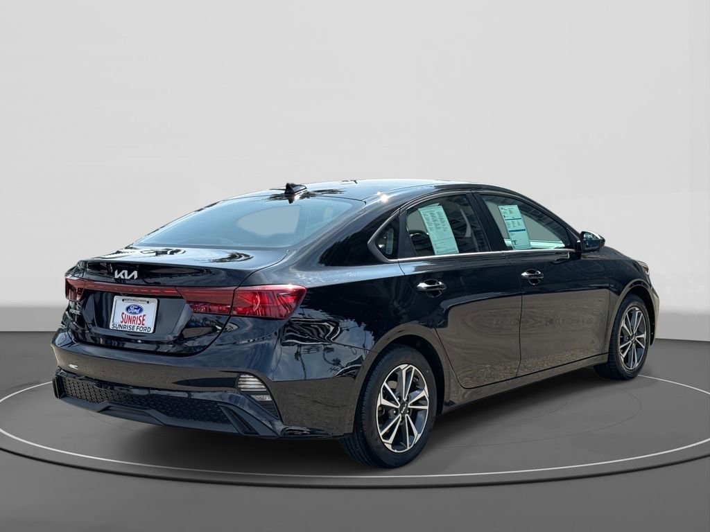 Used 2024 Kia Forte LXS image 4