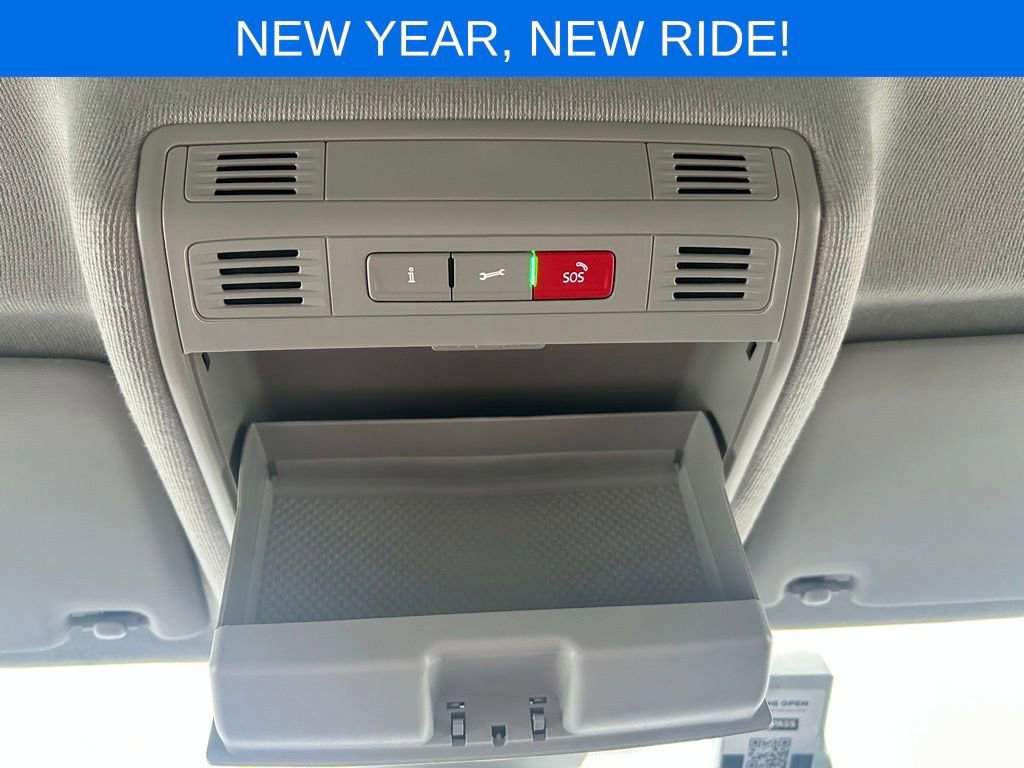 Used 2024 Volkswagen Tiguan Wolfsburg Edition image 36