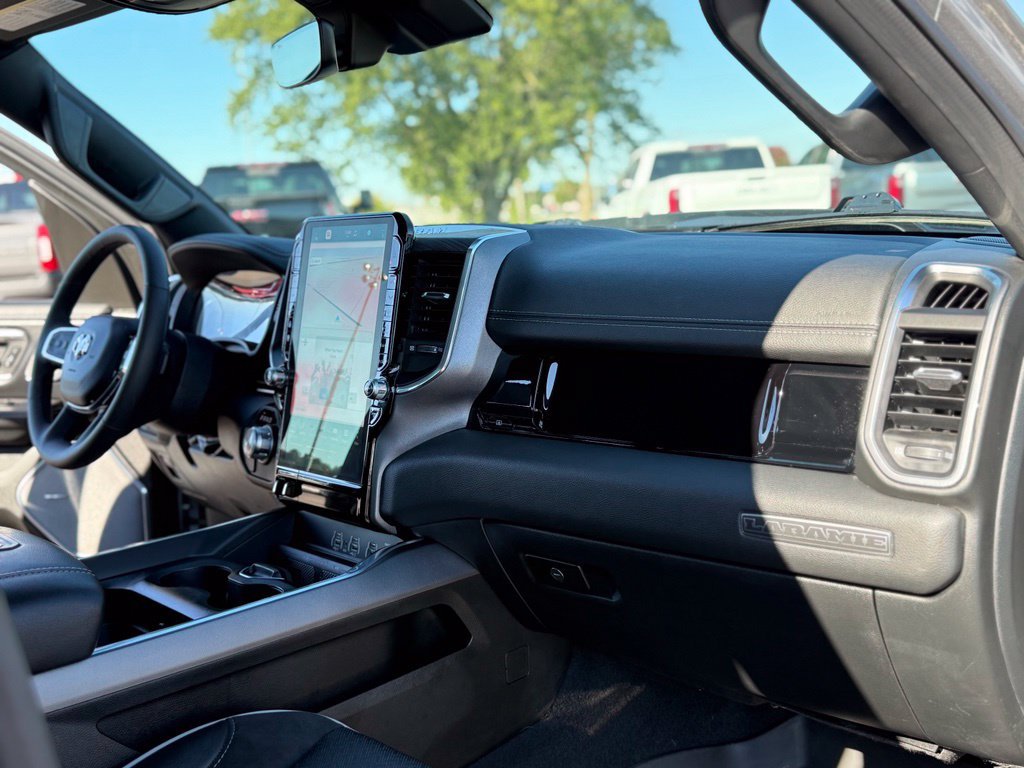 Used 2025 RAM 1500 Laramie w/ Night Edition AWD/4WD image 15