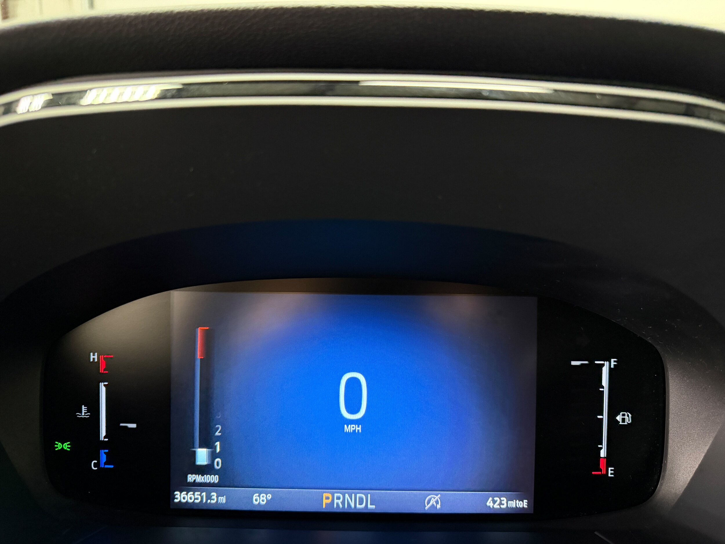 Certified 2025 Ford Escape ST-Line Select AWD/4WD image 18