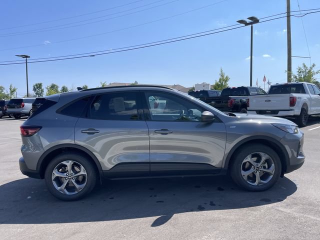 Certified 2025 Ford Escape ST-Line AWD/4WD image 6