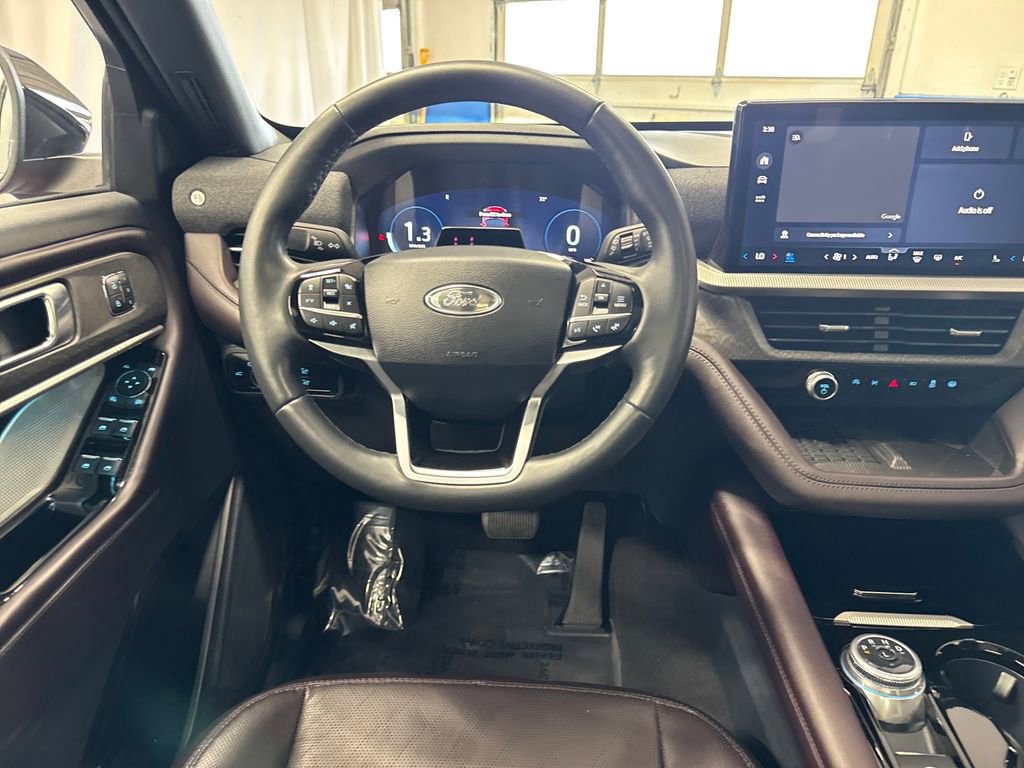 Certified 2025 Ford Explorer Platinum image 19