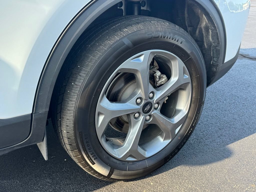 Certified 2025 Ford Escape ST-Line Select AWD/4WD image 29