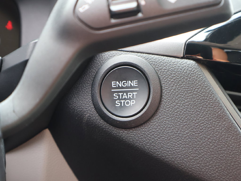 Certified 2025 Ford Escape Active w/ Cold Weather Package FWD image 31