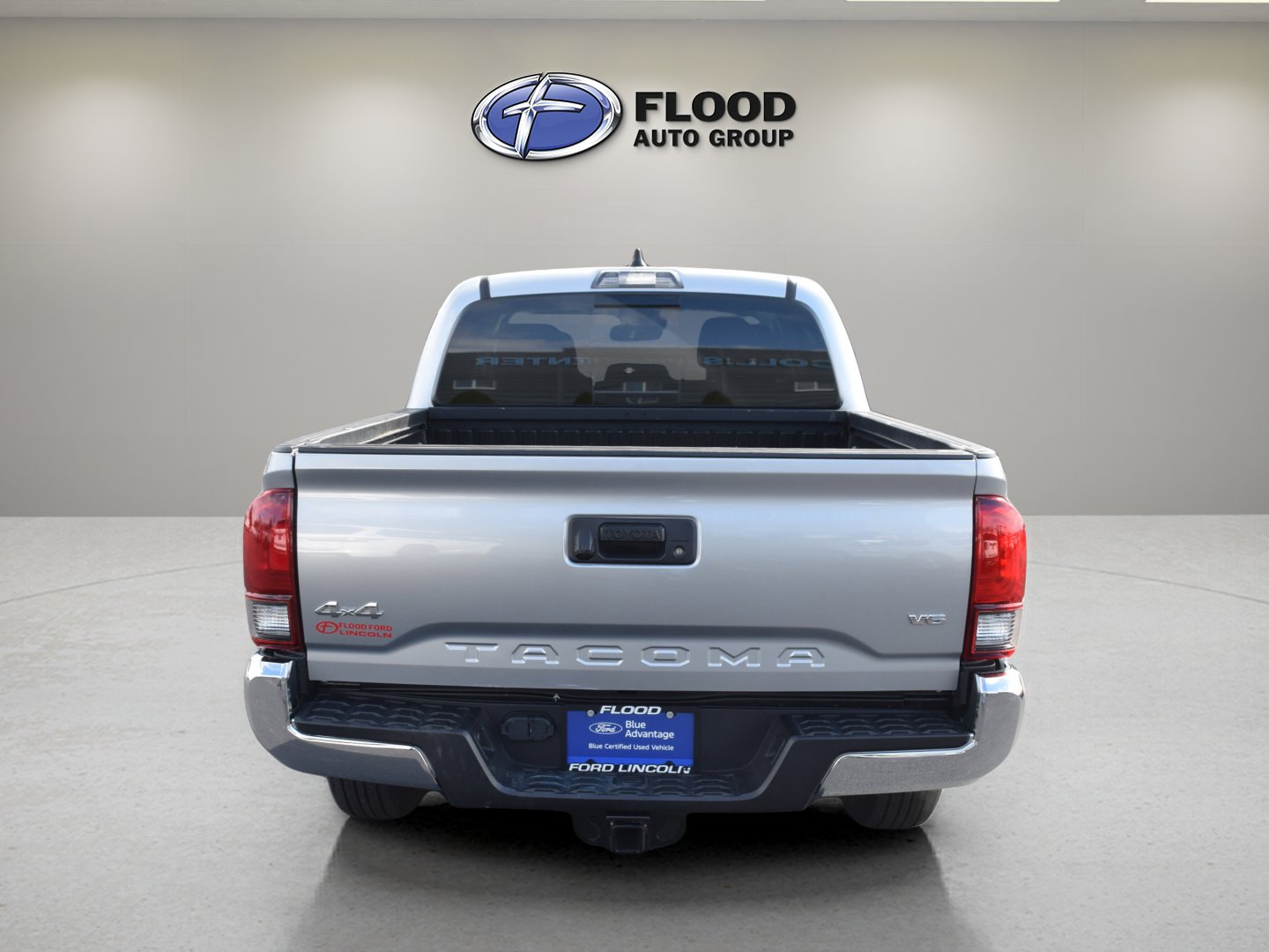 Used 2023 Toyota Tacoma SR5 AWD/4WD image 5