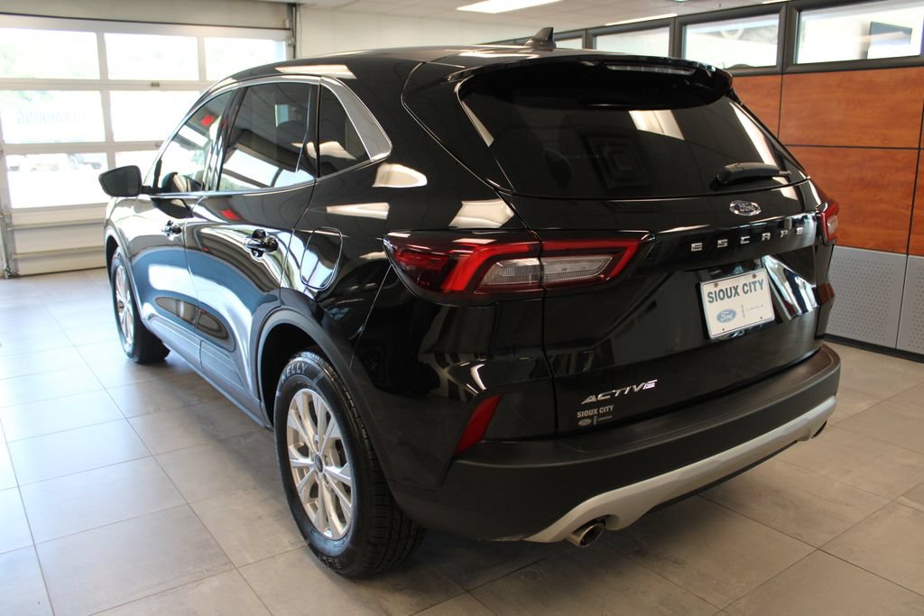 Certified 2024 Ford Escape Active w/ Cold Weather Package FWD image 7
