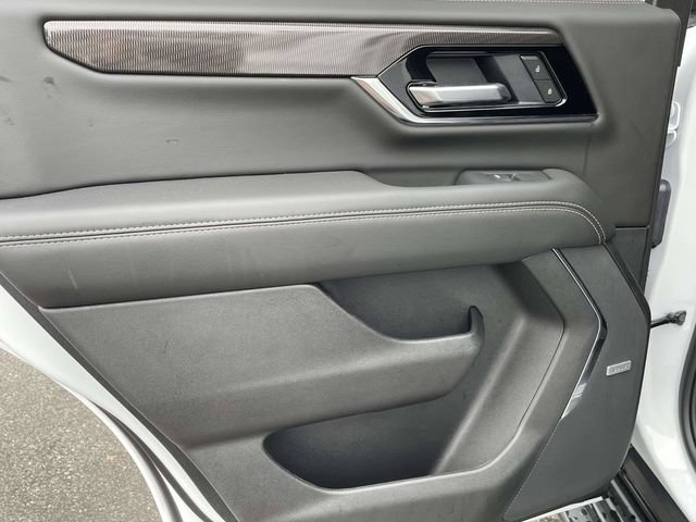 Used 2026 GMC Yukon Elevation w/ LPO, Elevation Black Package RWD image 6