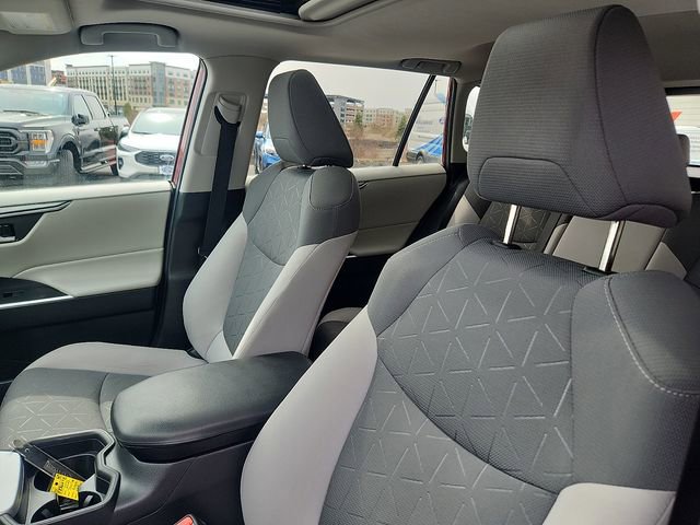 Used 2020 Toyota RAV4 XLE w/ Convenience Package image 22