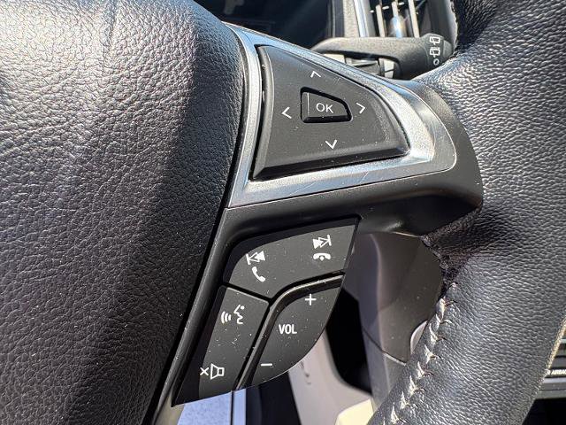 Certified 2022 Ford Edge Titanium AWD/4WD image 17