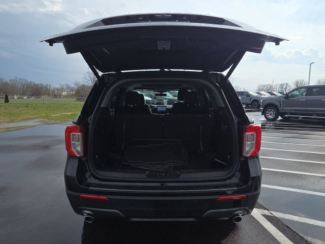 Certified 2023 Ford Explorer XLT w/ Equipment Group 202A image 10