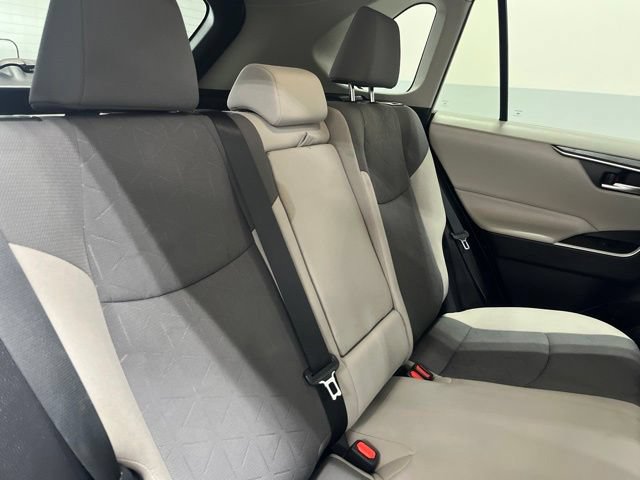 Used 2022 Toyota RAV4 XLE AWD/4WD image 39