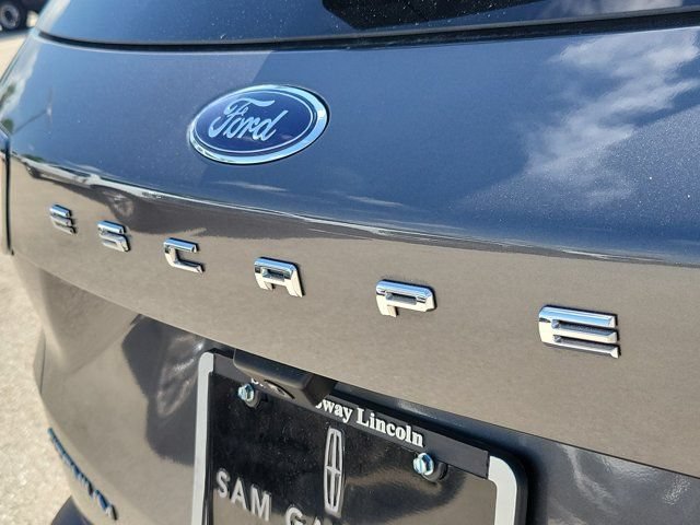 Certified 2022 Ford Escape Titanium w/ Titanium Premium Package FWD image 8
