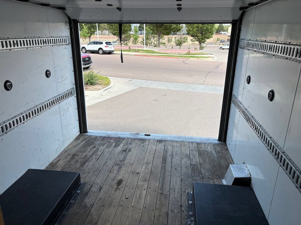 Certified 2023 Ford E-450 and Econoline 450 Super Duty w/ Driver's Safety Package RWD image 29