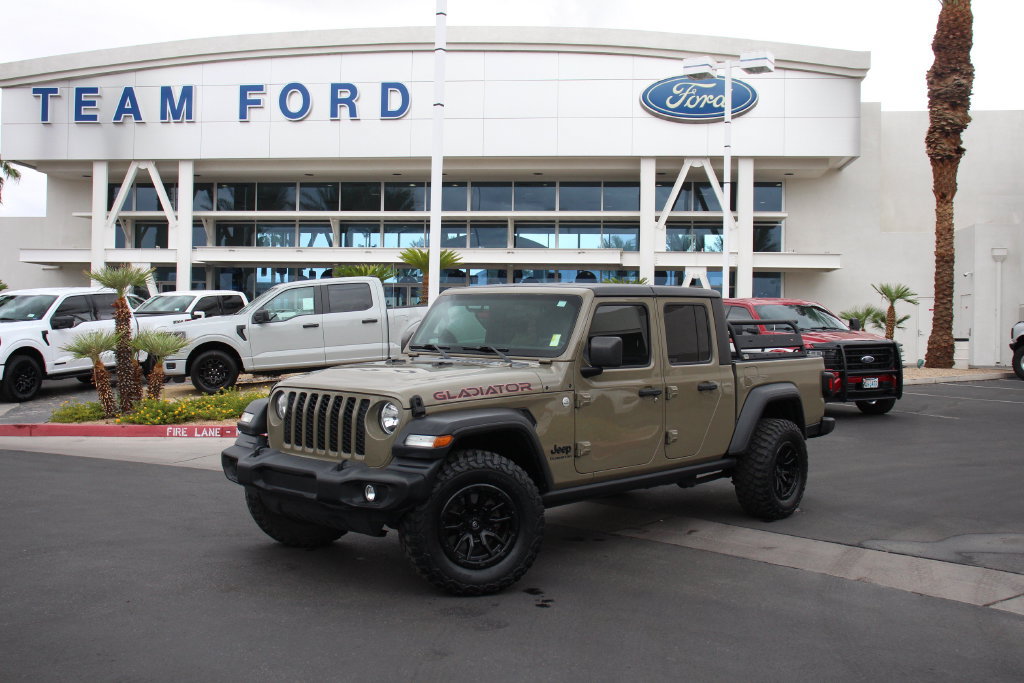 Used 2020 Jeep Gladiator Sport w/ Quick Order Package 24S AWD/4WD image 2