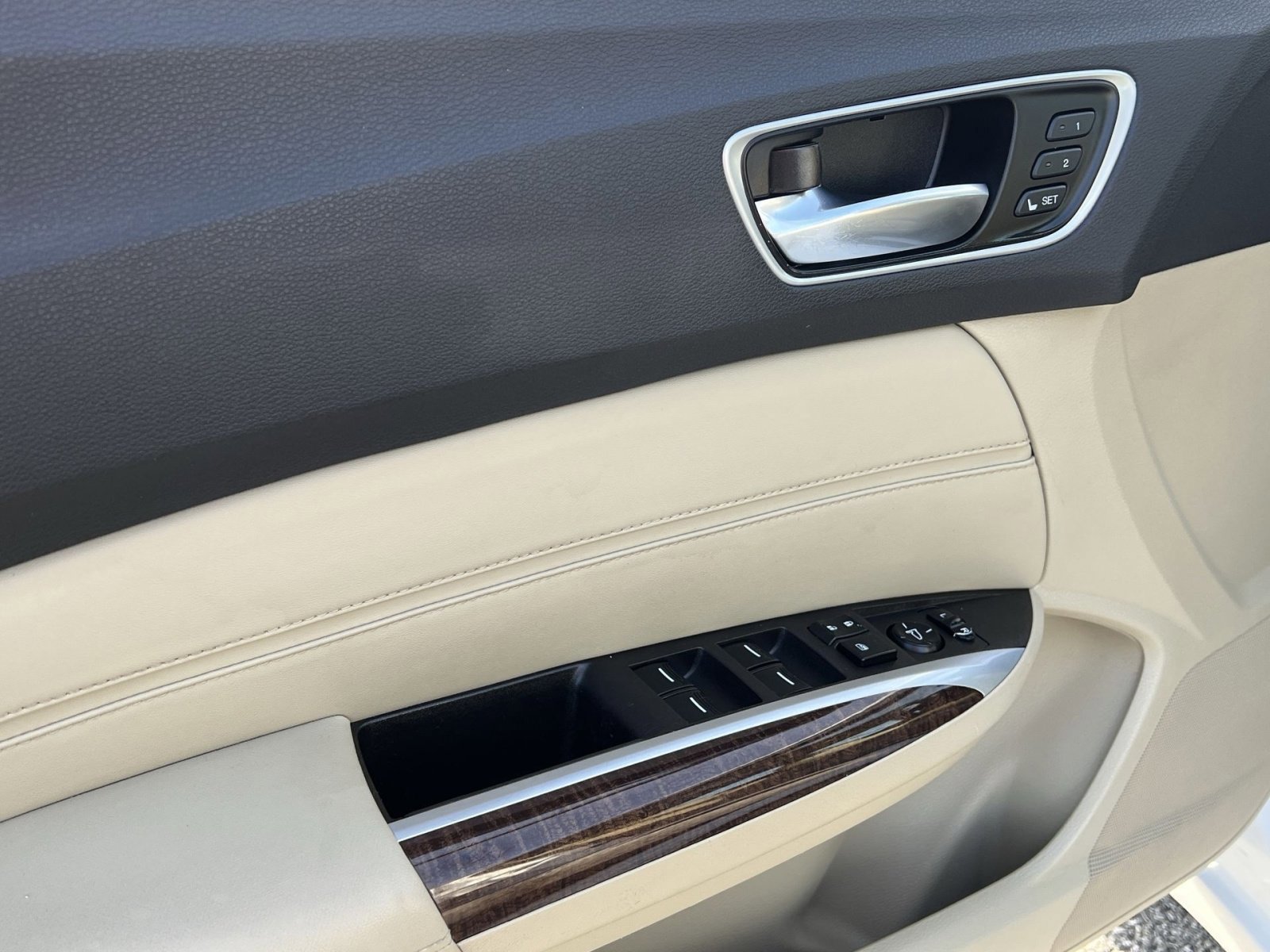 Used 2020 Acura TLX image 15