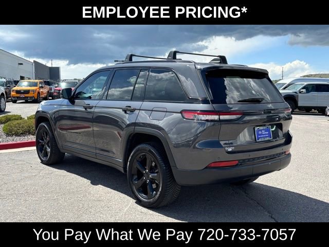Used 2023 Jeep Grand Cherokee Altitude AWD/4WD image 3