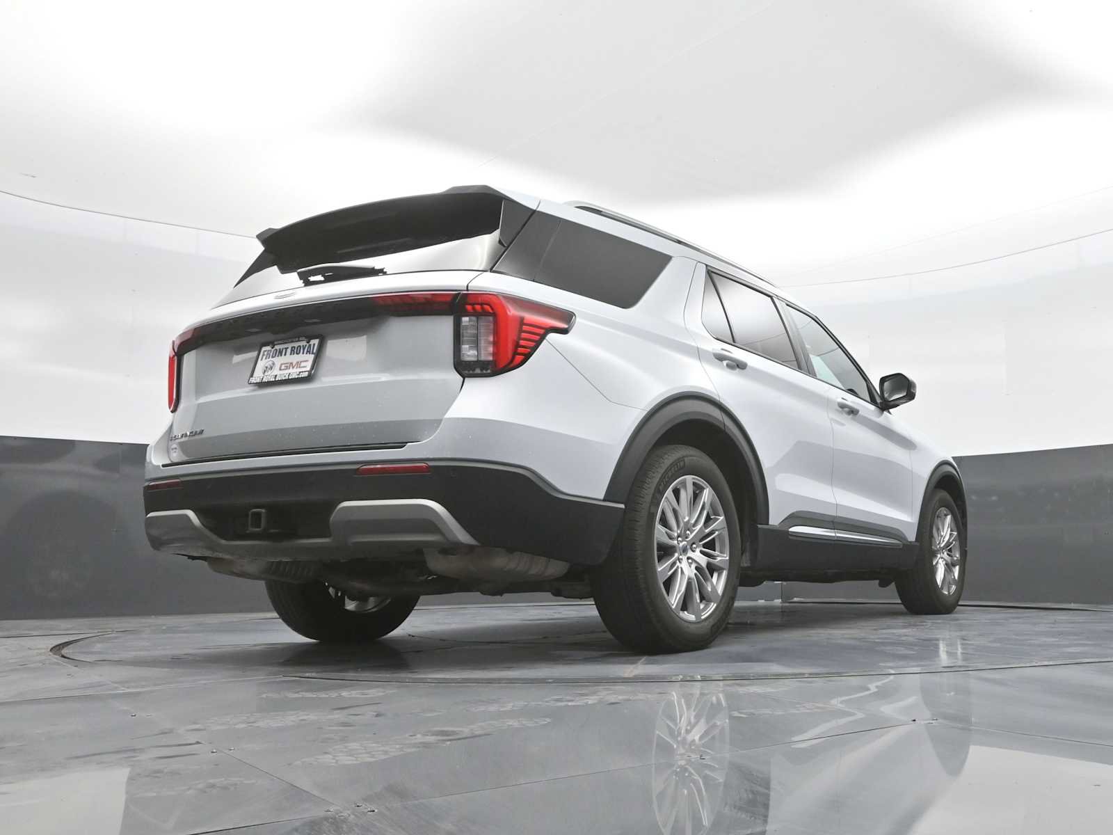 Certified 2025 Ford Explorer Platinum RWD image 46