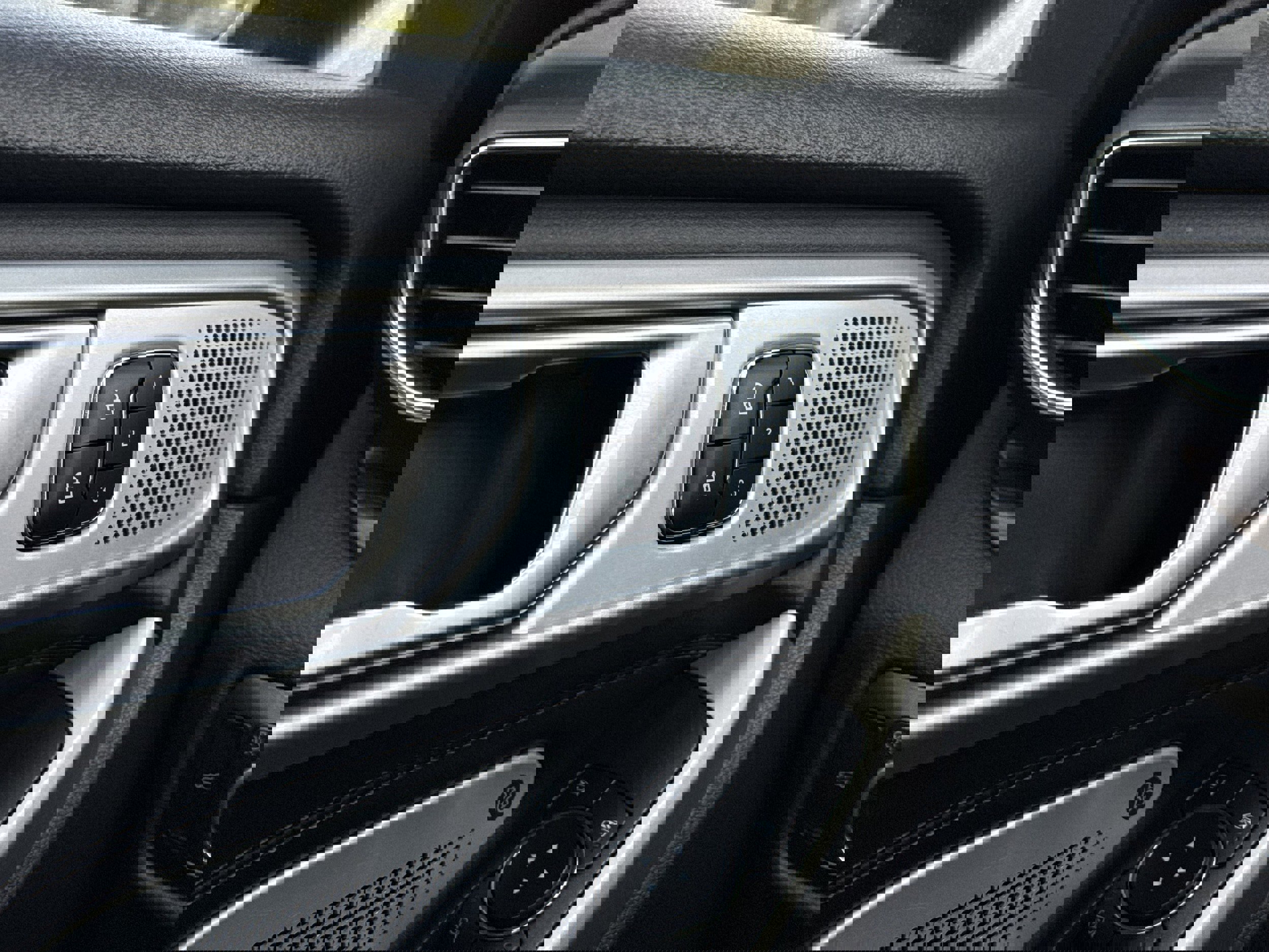 Certified 2023 Ford Explorer Limited w/ Limited Technology Package image 23