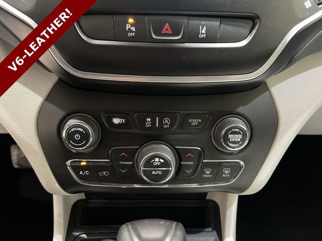 Used 2020 Jeep Cherokee Latitude Lux w/ Comfort/Convenience Group image 16