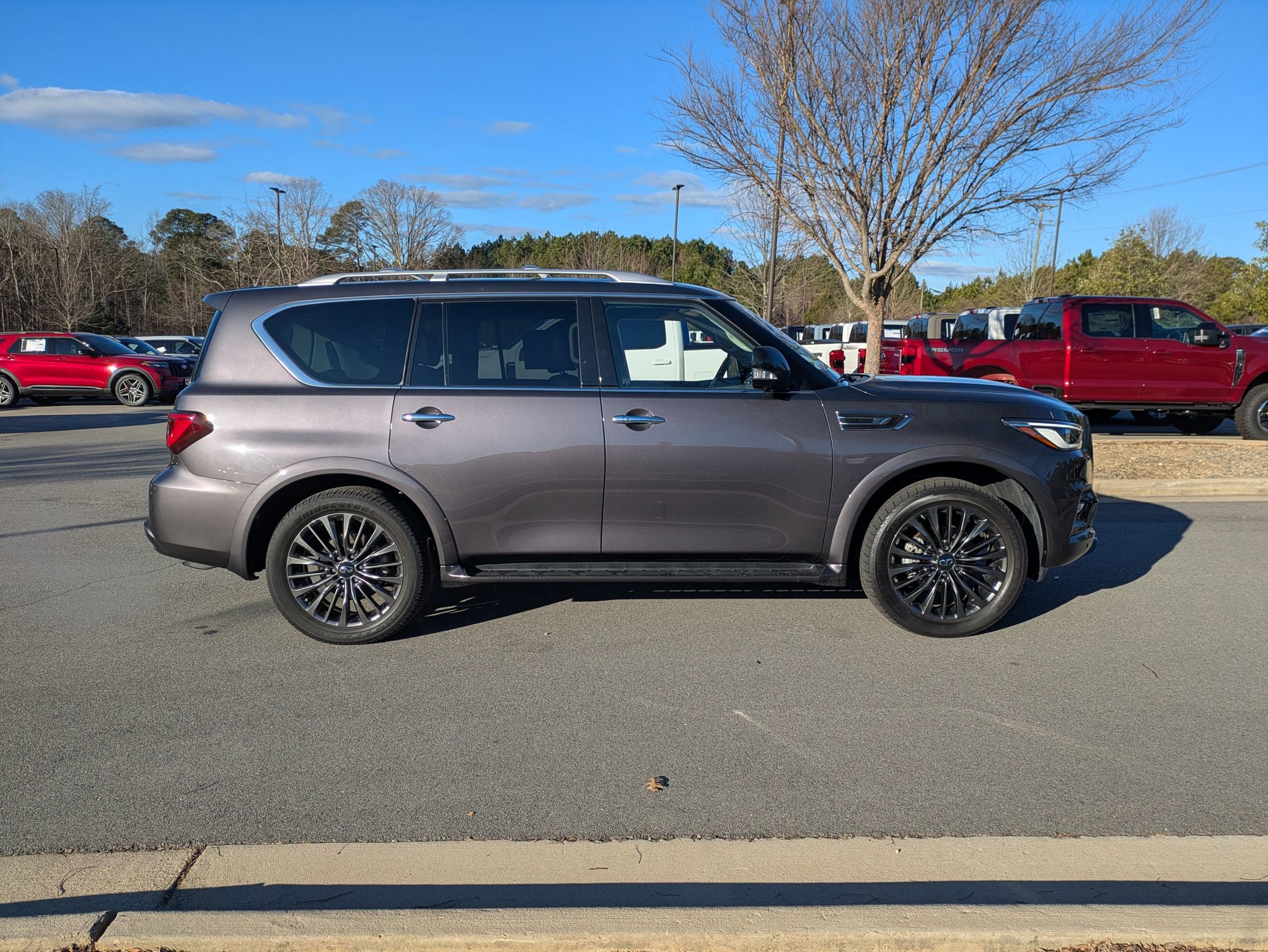 Used 2023 INFINITI QX80 Premium Select w/ Cargo Package image 6