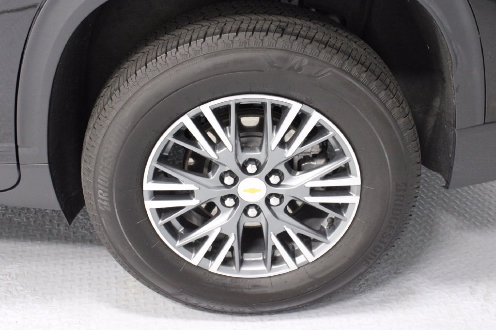 Used 2025 Chevrolet Traverse LT AWD/4WD image 19
