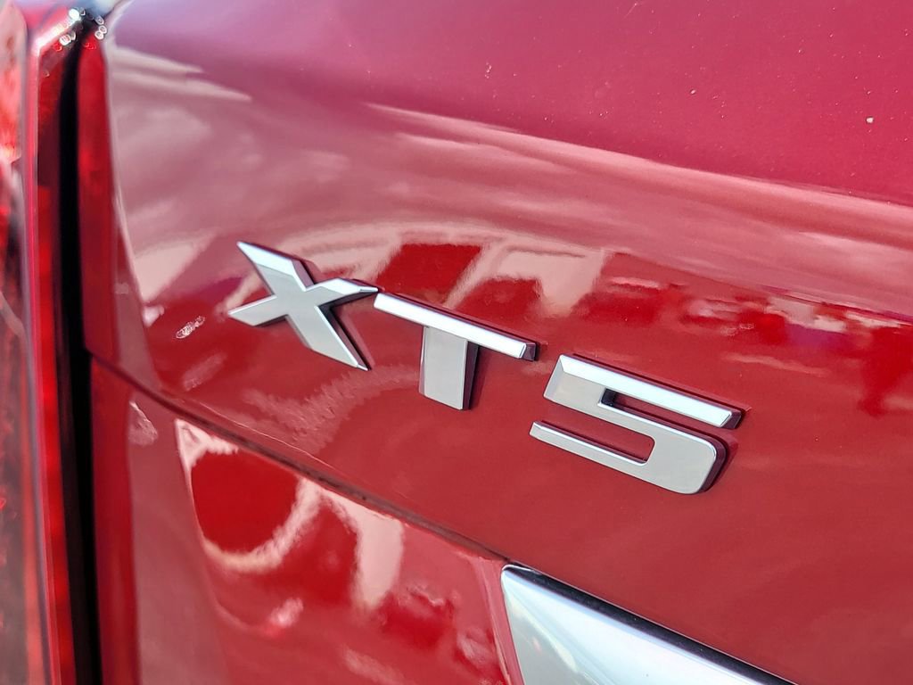 Used 2023 Cadillac XT5 Premium Luxury image 6