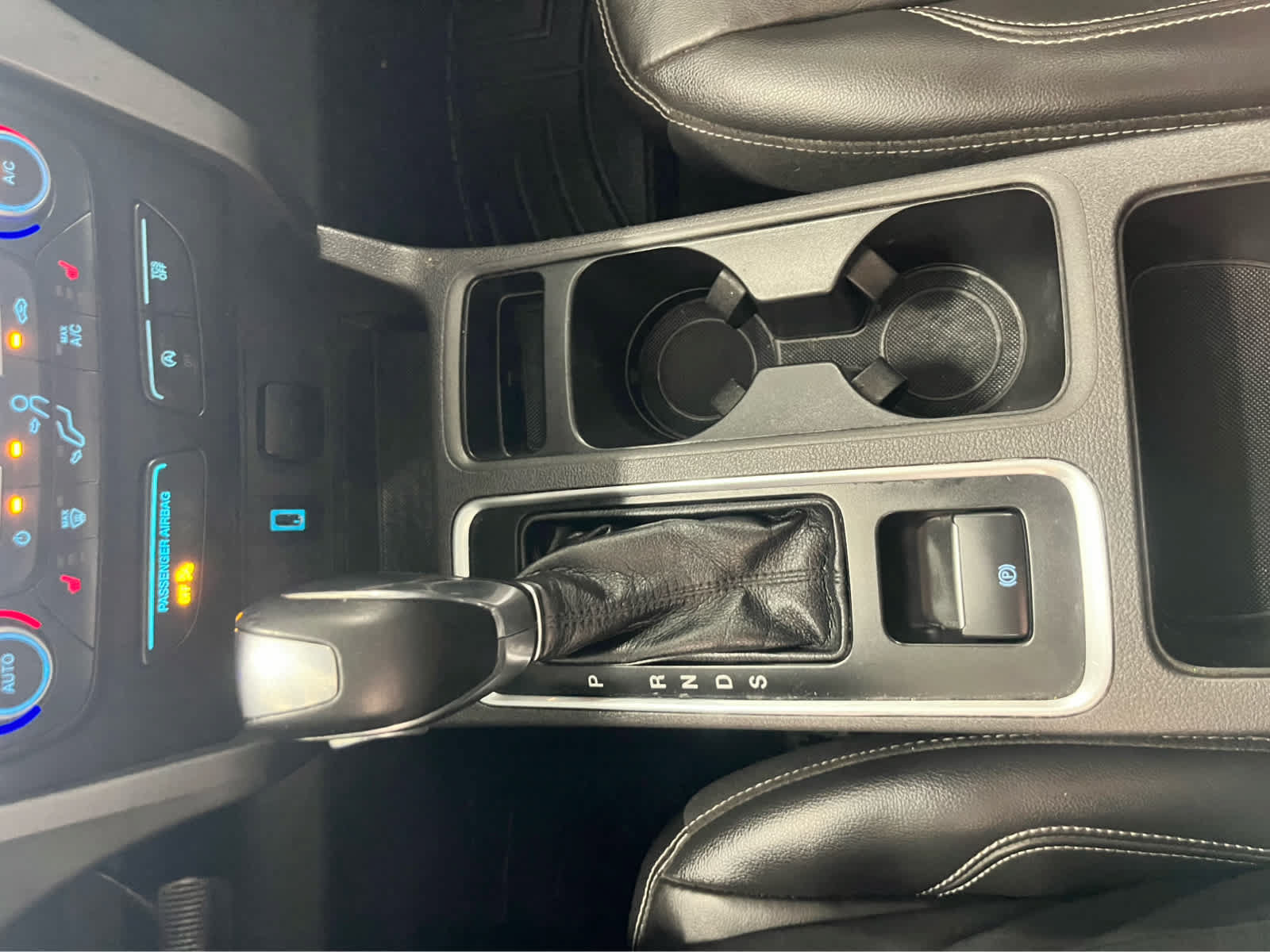 Certified 2018 Ford Escape SEL FWD image 32