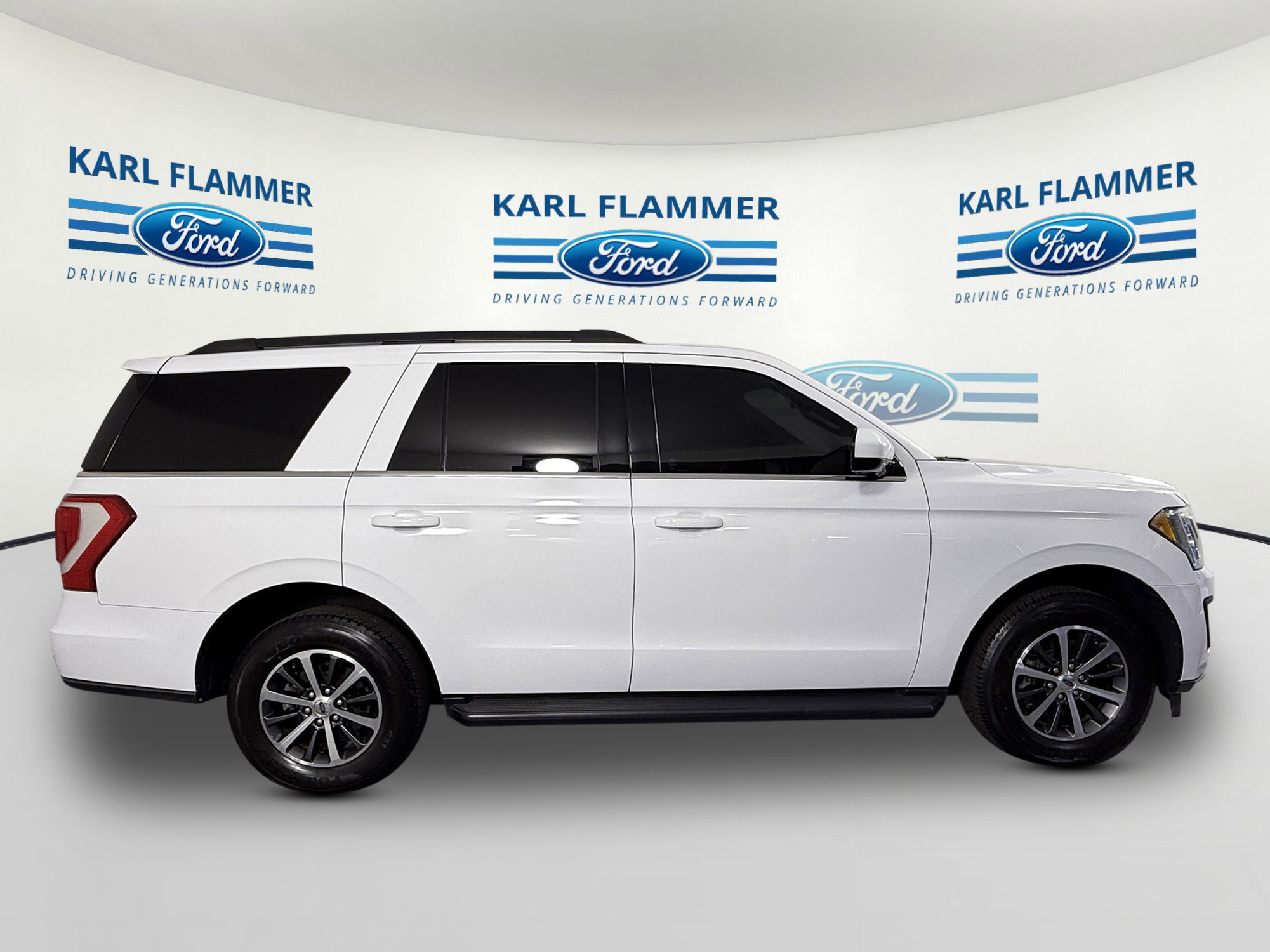 Certified 2020 Ford Expedition XLT image 2