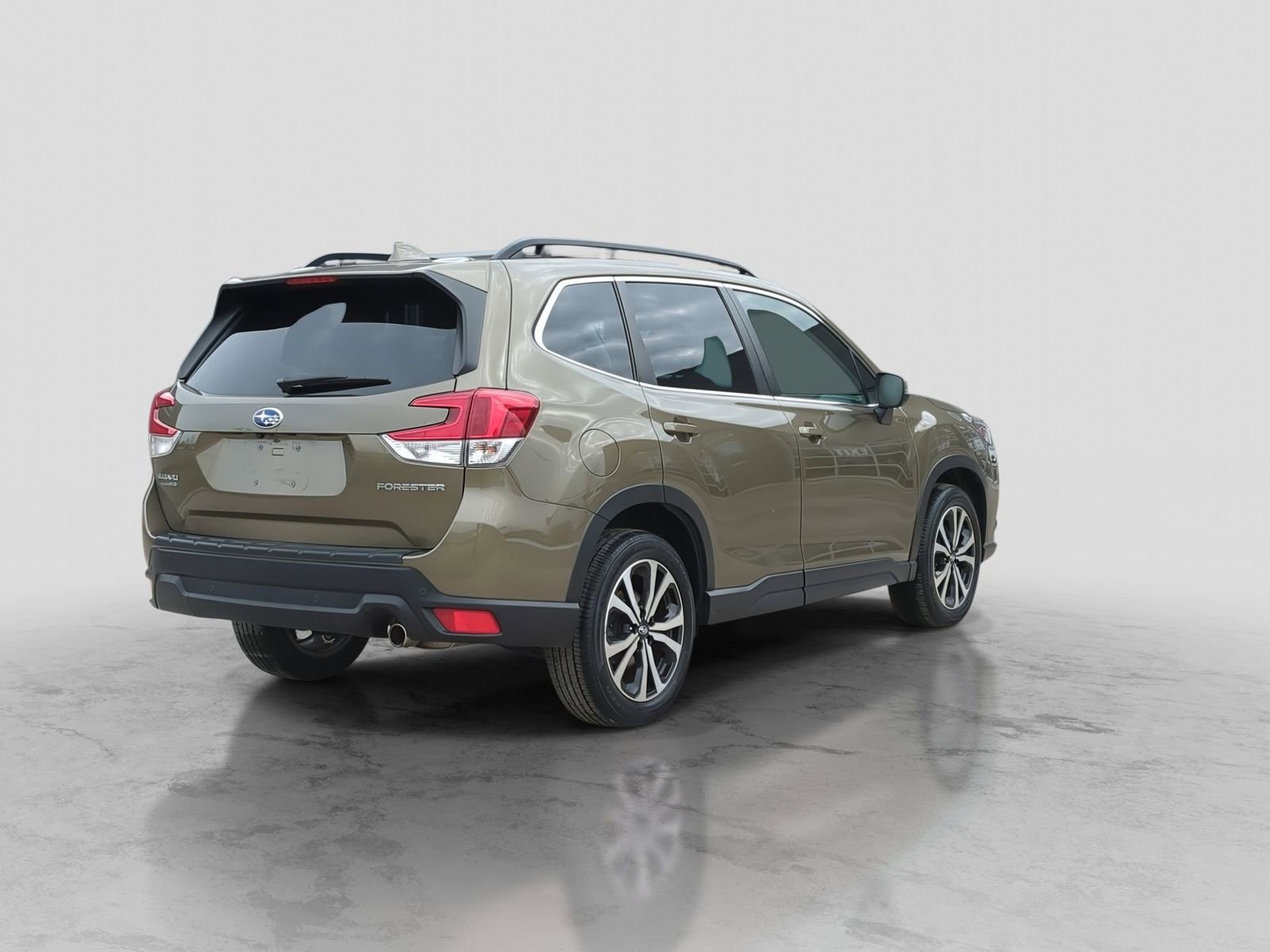 Used 2023 Subaru Forester Limited image 8