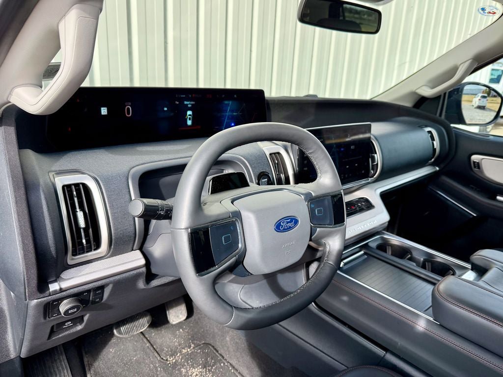 Certified 2025 Ford Expedition Active AWD/4WD image 10