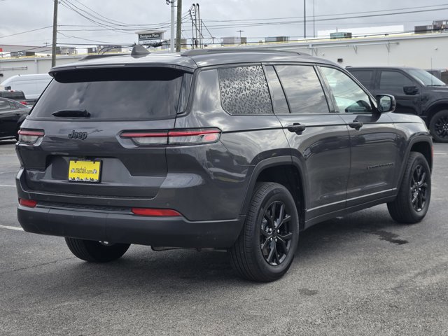 Used 2024 Jeep Grand Cherokee L Altitude image 3