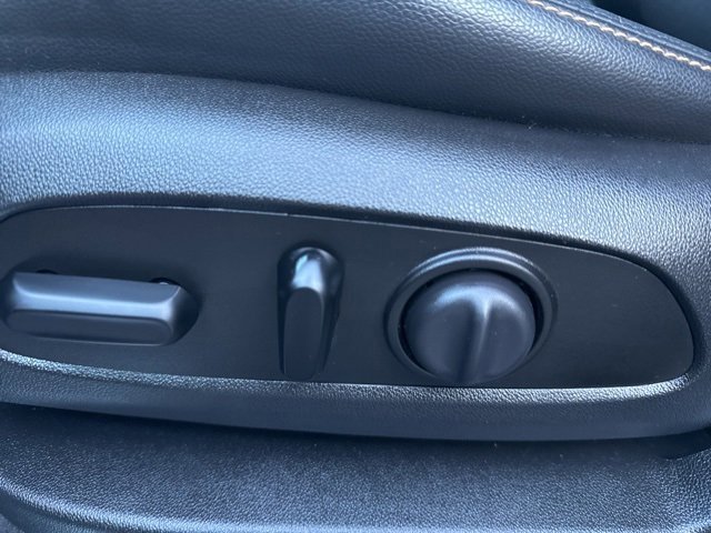 Used 2020 Chevrolet Equinox Premier image 12