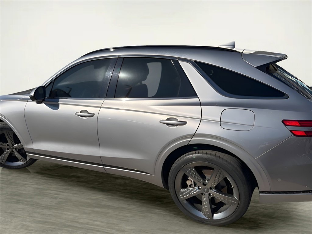 Used 2022 Genesis GV70 3.5T Sport w/ Sport Prestige Package image 2