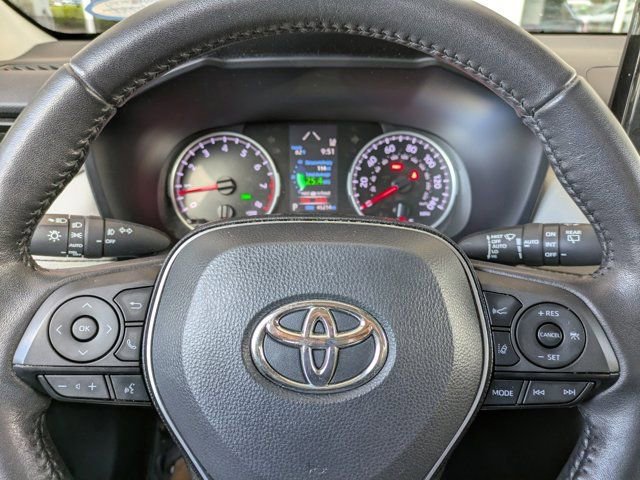 Used 2022 Toyota RAV4 XLE Premium image 26