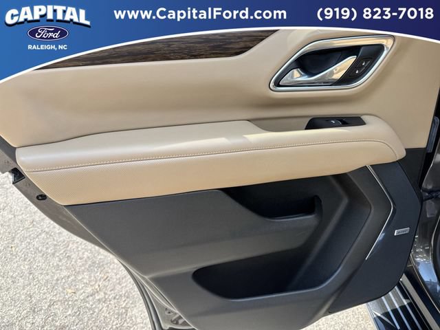 Used 2021 Chevrolet Tahoe Premier w/ Premium Package AWD/4WD image 17