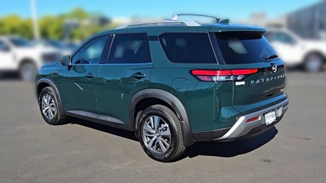 Used 2024 Nissan Pathfinder SL AWD/4WD image 7